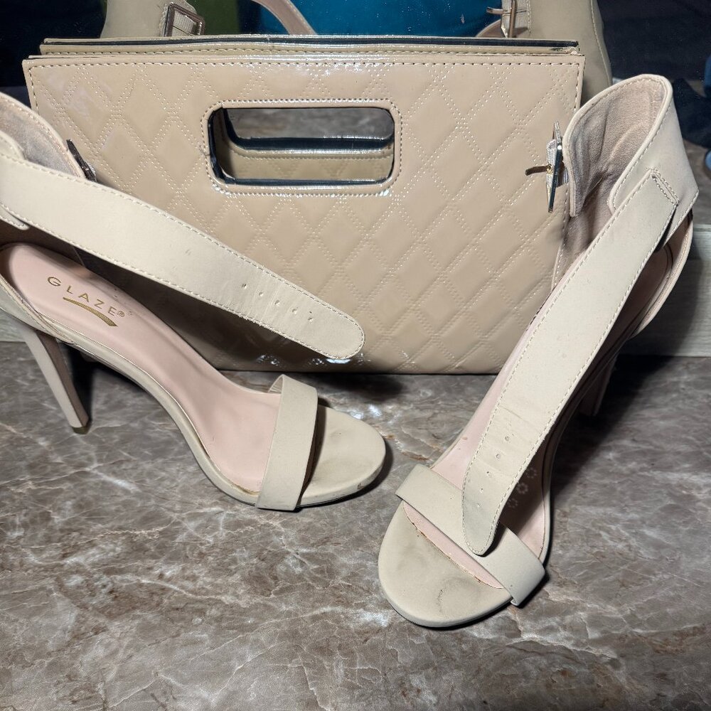 GLAZE, 8 1/2, tan. N/A, OS, tan.